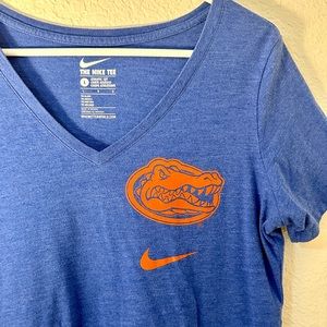 Nike Florida Gator v-neck T-shirt large